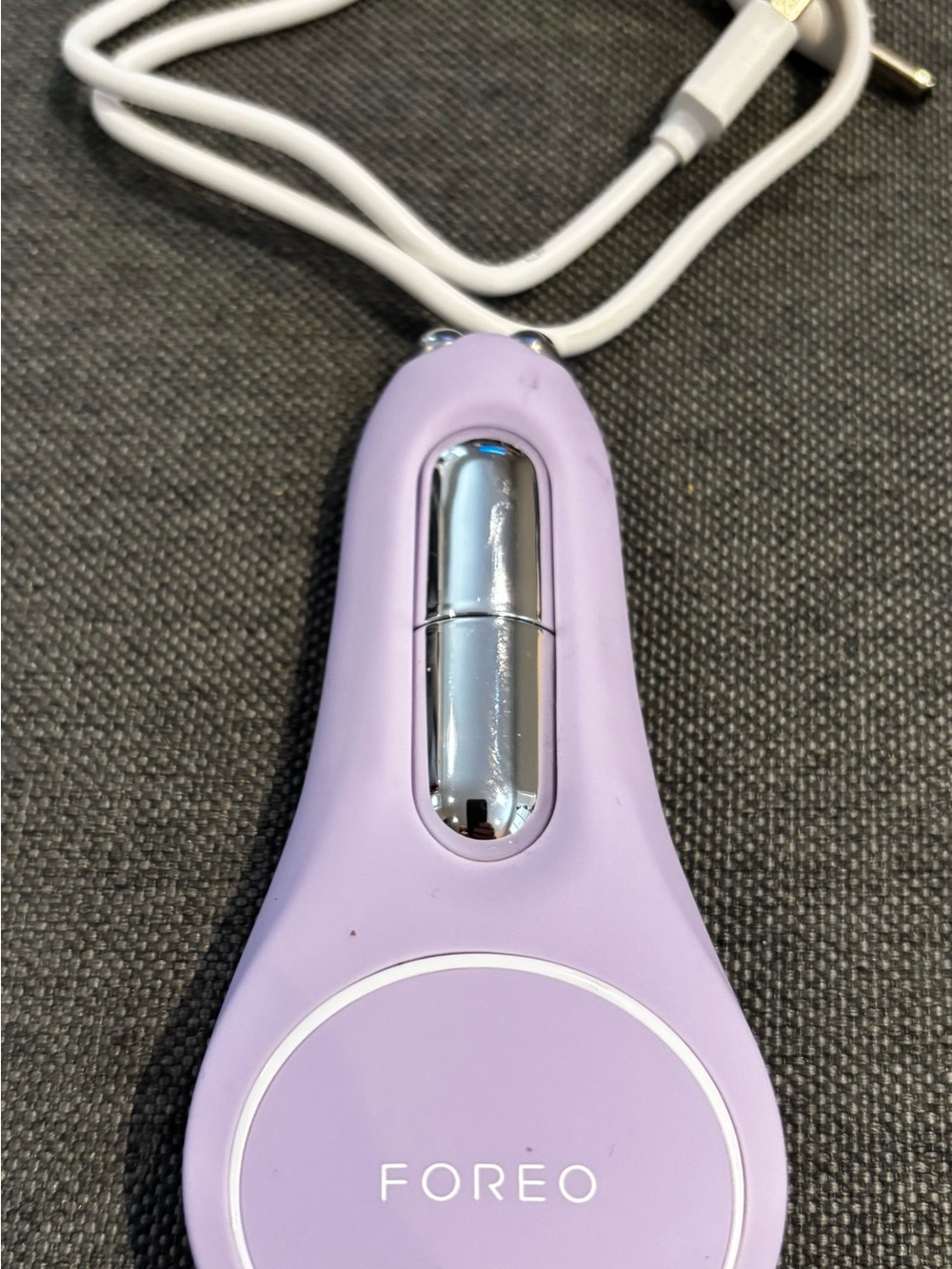FOREO BEAR™ 2 eyes & lips
Younger eyes. Fuller lips. Lifted brows